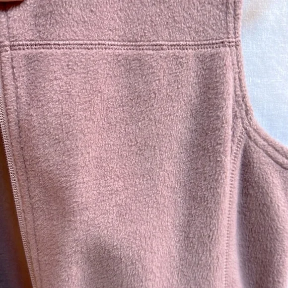 Cabela’s Vest - Picture 8 of 9